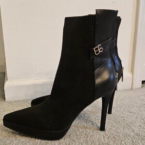 Cosy Island SassyMove Pointed Toe Black Ankle Boots